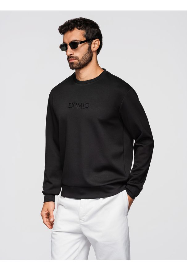 Ombre Clothing - Męska bluza regular z błyszczącym printem na klatce piersiowej - czarna V1 - Rozmiar: L. Okazja: na co dzień, na uczelnię. Kolor: czarny. Materiał: dzianina, materiał, wiskoza, elastan, poliester. Wzór: nadruk. Styl: casual