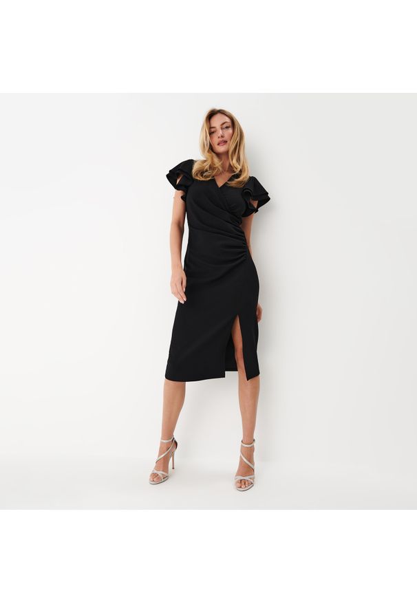 Mohito - Elegancka sukienka midi - Czarny. Kolor: czarny. Styl: elegancki. Długość: midi