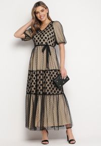 Born2be - Beżowo-Czarna Tiulowa Sukienka Maxi z Paskiem Falbankami i Bufiastymi Rękawami Zelari. Typ kołnierza: kołnierz z falbankami. Kolor: beżowy. Materiał: tiul. Długość: maxi #7