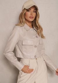 Renee - Beżowa Koszulowa Kurtka z Ekoskóry o Krótkim Kroju z Kieszeniami Sesadoris. Kolor: beżowy. Materiał: jeans. Długość rękawa: długi rękaw. Długość: krótkie. Styl: elegancki #4