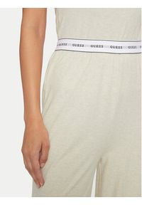 Guess Piżama O4YX02 KBBU1 Écru Regular Fit. Materiał: bawełna, syntetyk