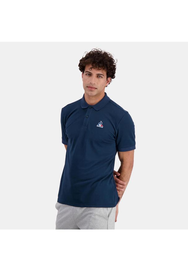 Polo Le Coq Sportif Essentiels. Typ kołnierza: polo. Kolor: niebieski