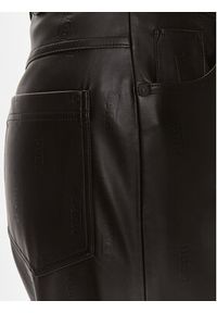 Hugo Spodnie z imitacji skóry Hugara-1 50493335 Czarny Relaxed Fit. Kolor: czarny. Materiał: skóra