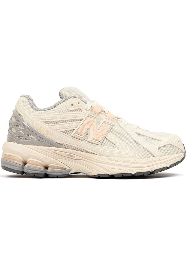 Buty dziecięce New Balance GC1906ET – beżowe. Kolor: beżowy. Materiał: materiał, guma, syntetyk. Szerokość cholewki: normalna