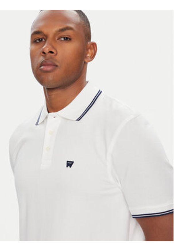 Wrangler Polo 112365466 Biały Regular Fit. Typ kołnierza: polo. Kolor: biały. Materiał: bawełna