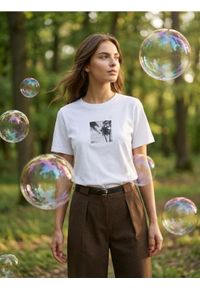 Sinsay - Bawełniana koszulka z nadrukiem wakacyjnym - biały. Kolor: biały. Materiał: bawełna. Wzór: nadruk. Styl: wakacyjny #1