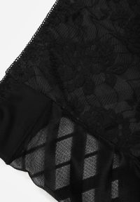 Born2be - Czarne Majtki Figi z Wysokim Stanem Zdobione Koronką i Siateczką Helieth. Stan: podwyższony. Kolekcja: plus size. Kolor: czarny. Materiał: koronka. Wzór: koronka, aplikacja #3