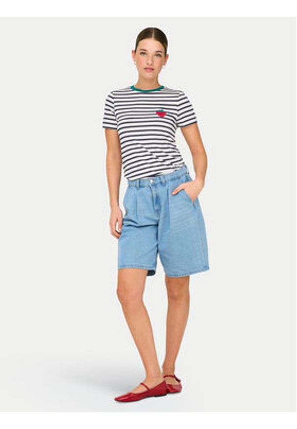 only - ONLY T-Shirt Heart 15318959 Biały Regular Fit. Kolor: biały. Materiał: wiskoza