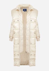 Born2be - Jasnobeżowa Kurtka Pikowana Długa Drerrigale. Kolor: beżowy. Materiał: materiał. Długość rękawa: długi rękaw. Długość: długie. Sezon: zima, jesień #4