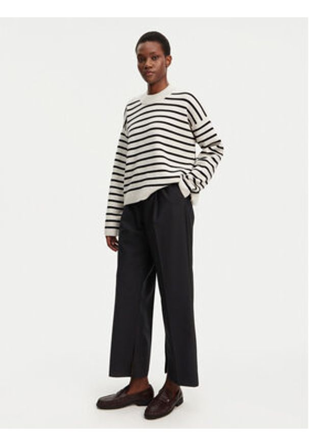 AMI PARIS Sweter UKS036.KN0041 Szary Relaxed Fit. Kolor: szary. Materiał: bawełna
