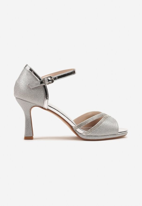 Born2be - Srebrne Sandały na Szpilce Vices z Brokatem i Cyrkoniami Ovirea. Okazja: na imprezę. Zapięcie: sprzączka. Kolor: srebrny. Wzór: aplikacja. Sezon: lato. Obcas: na szpilce. Styl: elegancki. Wysokość obcasa: średni