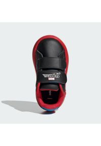 Adidas - Pantofelki dla dzieci adidas x Marvel Spider-Man Grand. Kolor: czerwony, wielokolorowy, niebieski, czarny. Wzór: motyw z bajki