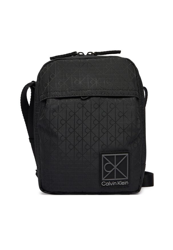 Saszetka Calvin Klein. Kolor: czarny