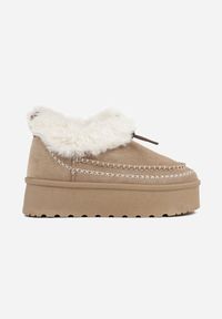 Renee - Ciemnobeżowe Śniegowce na Platformie Ozdobione Futerkiem i Przeszyciami Linerva. Okazja: na co dzień. Kolor: beżowy. Materiał: futro. Wzór: aplikacja. Obcas: na platformie. Styl: casual #5