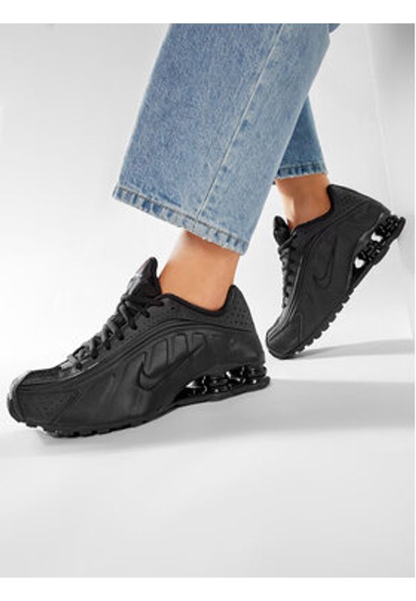 Nike Sneakersy Shox R4 AR3565 004 Czarny. Kolor: czarny. Materiał: materiał