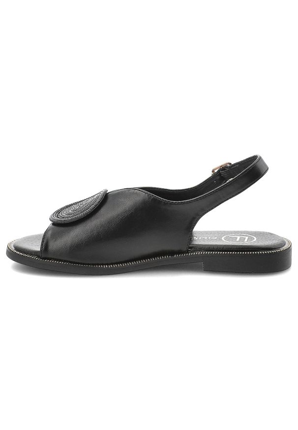 Sandały damskie Filippo, cholewka ze skóry ekologicznej na płaskiej podeszwie z elegancką broszką, czarne, DS6229/26. Okazja: na co dzień. Zapięcie: pasek. Kolor: czarny. Materiał: skóra ekologiczna. Wzór: aplikacja. Obcas: na płaskiej podeszwie. Styl: elegancki