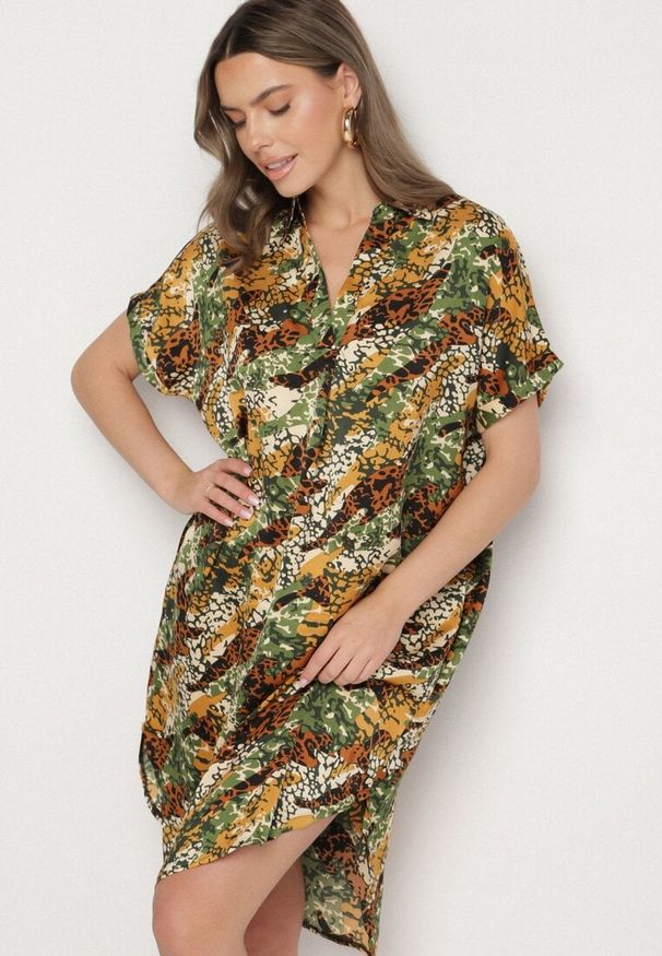 Born2be - Zielona Pudełkowa Sukienka z Wiskozy w Dekoltem w Serek Rinalissa. Okazja: na co dzień. Typ kołnierza: dekolt w serek. Kolor: zielony. Materiał: wiskoza. Długość rękawa: krótki rękaw. Styl: casual, klasyczny, elegancki