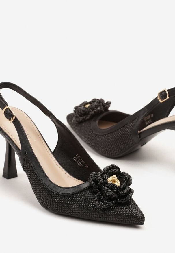 Born2be - Czarne Plecione Sandały Slingback na Szpilce Zdobione Kwiatową Aplikacją Willifia. Okazja: na co dzień. Zapięcie: pasek. Kolor: czarny. Materiał: jeans. Wzór: kwiaty, aplikacja. Obcas: na szpilce. Styl: casual