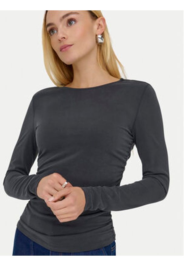 only - ONLY Bluzka Free Life 15365605 Czarny Regular Fit. Kolor: czarny. Materiał: syntetyk