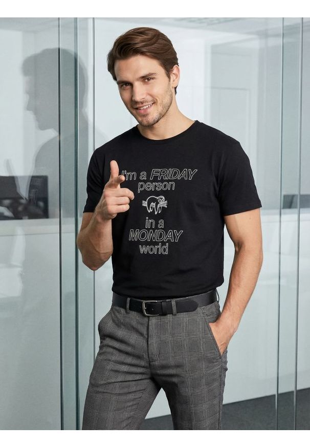 Sinsay - Bawełniana koszulka z napisem - czarny. Kolor: czarny. Materiał: bawełna. Wzór: napisy