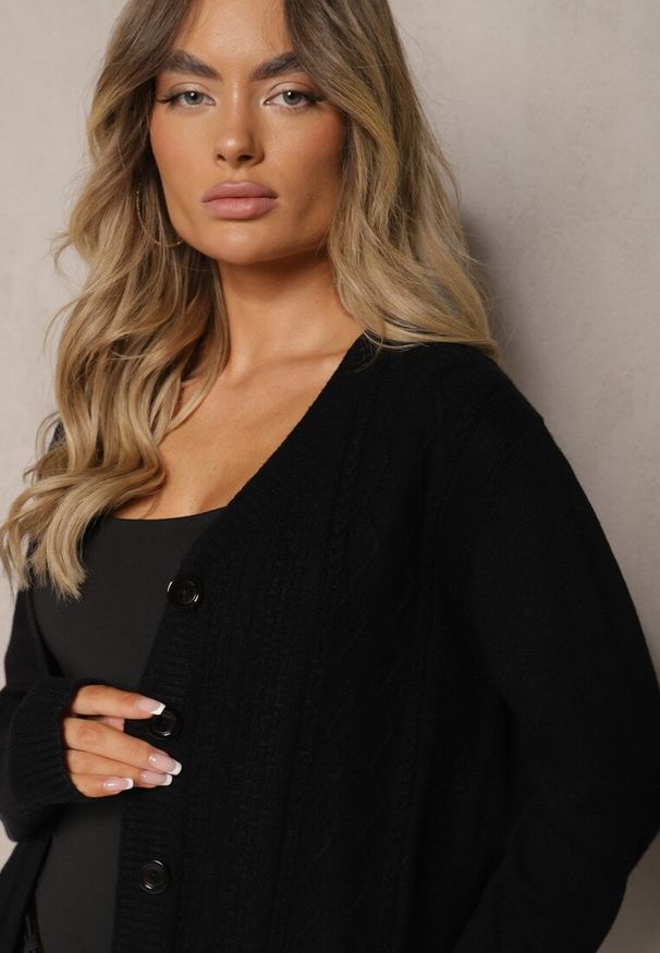 Renee - Czarny Kardigan z Dodatkiem Bawełny Ozdobiony Tłoczeniami i Kieszeniami Mavalin. Okazja: na co dzień. Kolor: czarny. Materiał: bawełna. Długość rękawa: długi rękaw. Długość: długie. Wzór: aplikacja. Styl: elegancki, casual