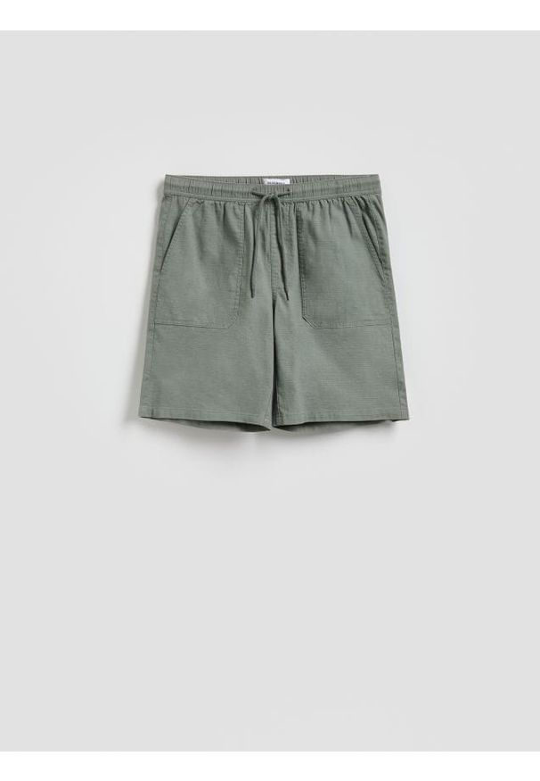 Reserved - Szorty jogger regular fit - jasny zielony. Kolor: zielony. Materiał: tkanina, bawełna