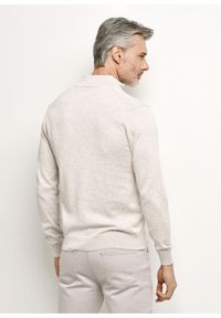 Ochnik - Beżowy bawełniany sweter męski. Kolor: beżowy. Materiał: bawełna. Długość rękawa: długi rękaw. Długość: długie #4