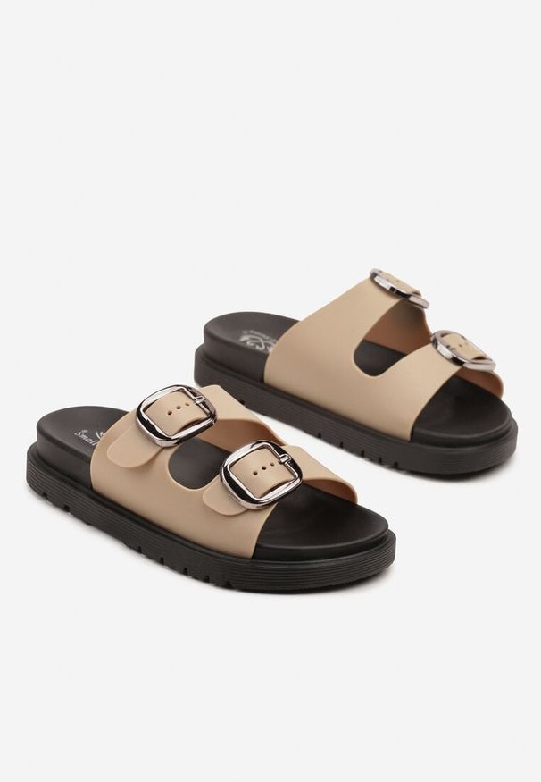 Born2be - Ciemnobeżowe Klapki z Dwoma Paskami Nusoloria. Kolor: beżowy. Styl: elegancki