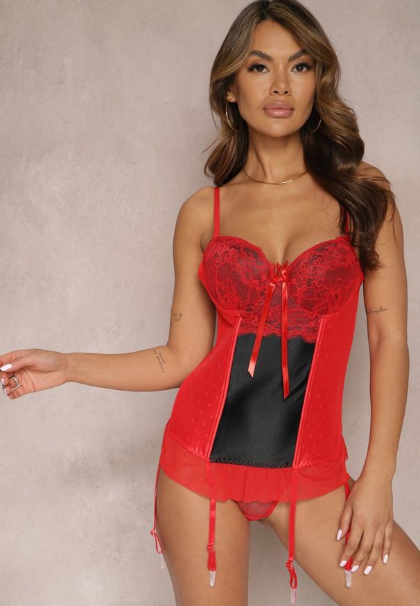Renee - Czerwono-Czarny Koronkowy Gorset na Ramiączkach ze Stringami Paproni. Kolor: czerwony. Materiał: koronka. Wzór: aplikacja, paski