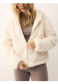 Reserved - Bluza z imitacji baranka - złamana biel