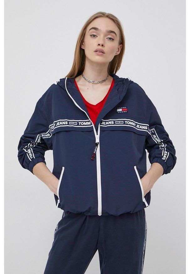 Tommy Jeans kurtka damska kolor granatowy przejściowa. Kolor: niebieski. Materiał: poliamid