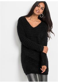 bonprix - Długi sweter z dzianiny z długim włosem. Typ kołnierza: dekolt w serek. Kolor: czarny. Materiał: dzianina. Długość: długie #1