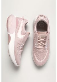 Nike - Buty Joyride Dual Run. Nosek buta: okrągły. Zapięcie: sznurówki. Kolor: różowy. Materiał: syntetyk, materiał, skóra ekologiczna. Szerokość cholewki: normalna. Obcas: na obcasie. Wysokość obcasa: średni, niski. Sport: bieganie #2