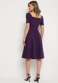 Born2be - Fioletowa Sukienka z Bufiastymi Rękawami Nerilune. Kolor: fioletowy. Styl: klasyczny, elegancki