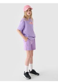4f - 4F T-shirt oversize z nadrukiem dziewczęcy - fioletowy 164 (13-14 lat). Okazja: na co dzień. Kolor: fioletowy. Materiał: dzianina, bawełna, jersey. Długość rękawa: krótki rękaw. Długość: krótkie. Wzór: nadruk. Sezon: lato. Styl: wakacyjny, sportowy, klasyczny, casual