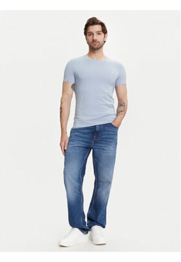 Guess T-Shirt M2YI24 J1314 Błękitny Slim Fit. Kolor: niebieski. Materiał: bawełna