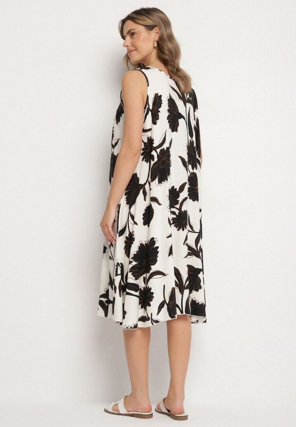 Born2be - Czarna Sukienka z Wiskozy z Wzorem w Kwiaty Bez Rękawów Orrulene. Okazja: na co dzień. Kolor: czarny. Materiał: wiskoza. Długość rękawa: bez rękawów. Wzór: kwiaty. Sezon: wiosna, lato. Styl: klasyczny, casual