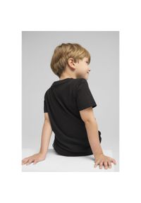 Puma - Dziecięca koszulka ESS z logo No. 1 PUMA Black. Kolor: czarny. Materiał: guma. Wzór: nadruk. Sport: joga i pilates