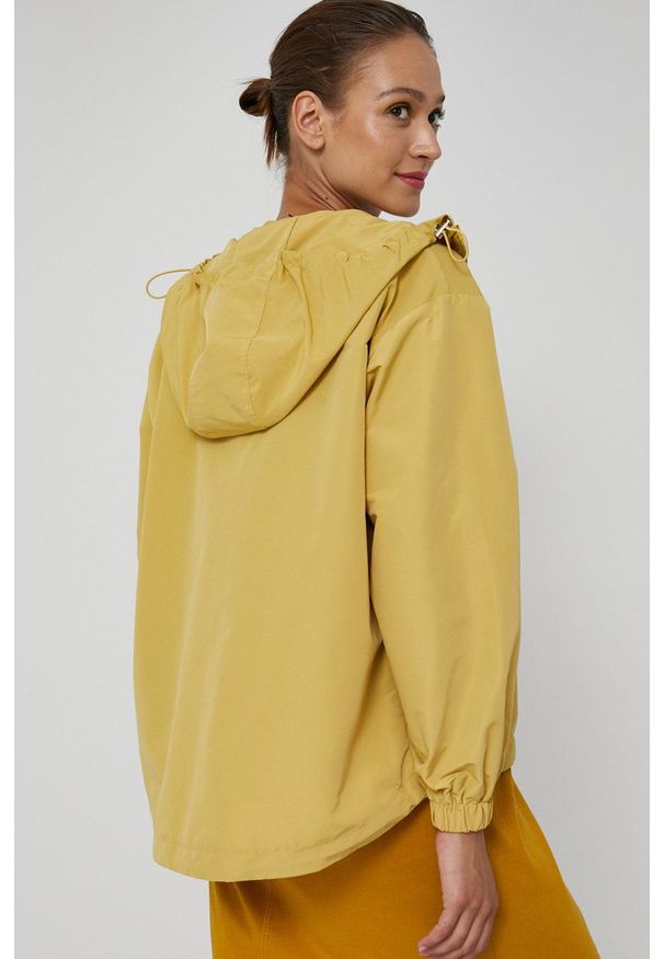 medicine - Medicine - Parka Essential. Kolor: żółty. Materiał: materiał. Wzór: gładki