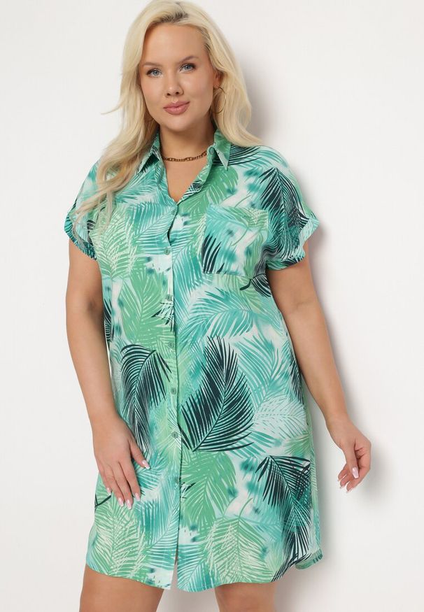 Born2be - Zielona Wiskozowa Tunika o Koszulowym Fasonie Lekko Asymetryczna Stoccia. Okazja: na co dzień. Kolor: zielony. Materiał: wiskoza. Styl: klasyczny, elegancki, casual