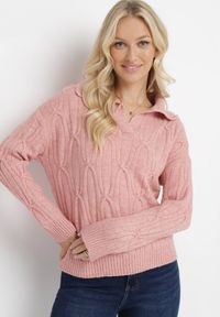 Born2be - Różowy Klasyczny Sweter w Ozdobny Splot Mulls. Kolor: różowy. Materiał: tkanina, dzianina. Wzór: ze splotem. Styl: klasyczny #3