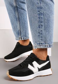 Renee - Czarne Sznurowane Sneakersy na Płaskiej Podeszwie Ozdobione Geometrycznym Motywem Vriefra. Okazja: na co dzień. Zapięcie: sznurówki. Kolor: czarny. Materiał: jeans. Wzór: geometria, aplikacja. Obcas: na płaskiej podeszwie #5