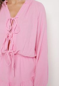 Born2be - Różowy Wiązany Bawełniany Kombinezon Boho z Falbankami i Wiązaniem Lalelia. Kolor: różowy. Materiał: bawełna. Sezon: lato. Styl: boho