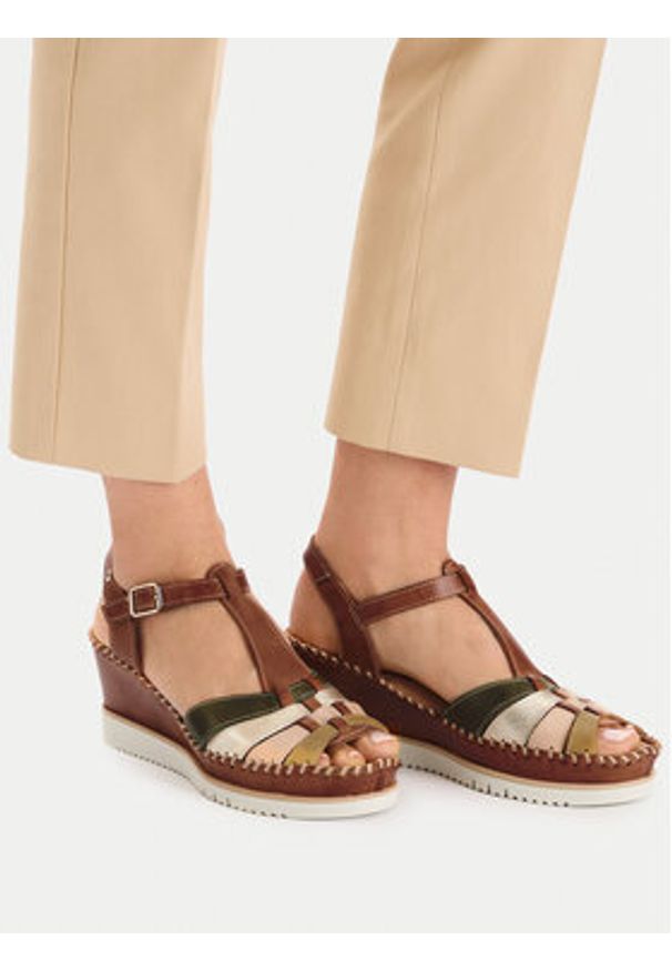 Pikolinos Sandały W3Z-1836C1 Brązowy. Kolor: brązowy. Materiał: skóra