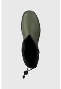 Hugo - HUGO kalosze Jin damskie kolor zielony 50503847. Nosek buta: okrągły. Kolor: zielony. Materiał: guma. Szerokość cholewki: normalna #2