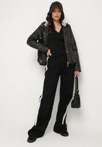 Born2be - Czarna Casualowa Kurtka z Kapturem i Ozdobnymi Sznurkami Evialinae. Okazja: na co dzień. Typ kołnierza: kaptur. Kolor: czarny. Materiał: poliester, jeans. Styl: casual #6