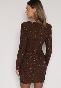 Born2be - Brązowa Dopasowana Sukienka Wieczorowa z Lejącym Dekoltem i Cekinami Siwedea. Okazja: na ślub cywilny, na wesele. Kolor: brązowy. Materiał: poliester. Długość rękawa: długi rękaw. Wzór: aplikacja. Styl: wizytowy #7