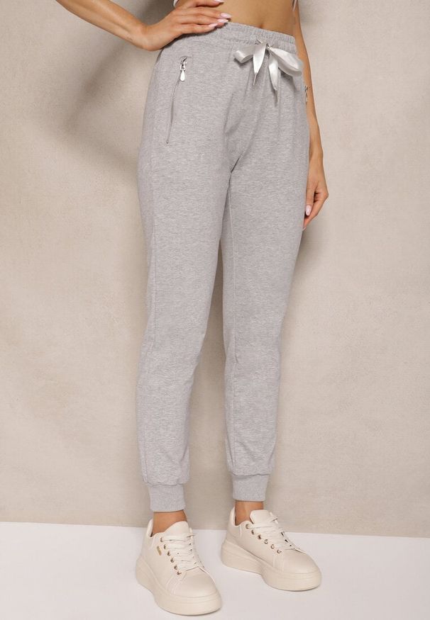 Renee - Szare Spodnie Dresowe z Bawełny o Kroju Jogger High Waist Cherisa. Okazja: na co dzień. Stan: podwyższony. Kolor: szary. Materiał: bawełna, dresówka. Styl: casual, elegancki