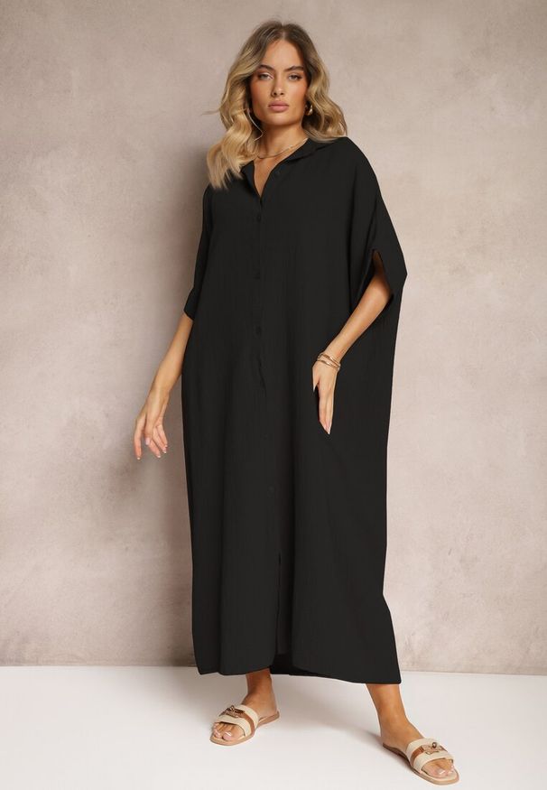 Renee - Czarna Muślinowa Sukienka z Bawełny o Pudełkowym Kroju Vimaristta. Typ kołnierza: dekolt w kształcie V. Kolor: czarny. Materiał: bawełna. Długość rękawa: krótki rękaw. Styl: elegancki