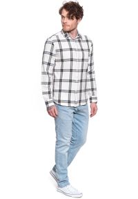 Wrangler - KOSZULA MĘSKA W KRATĘ WRANGLER LS 1 PKT SHIRT OFF WHITE W5A1T2737. Kolor: biały #6